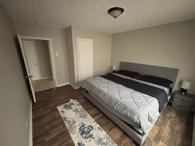 Building Photo - 723 Jackson St