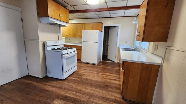 Building Photo - 153 Myrtle St