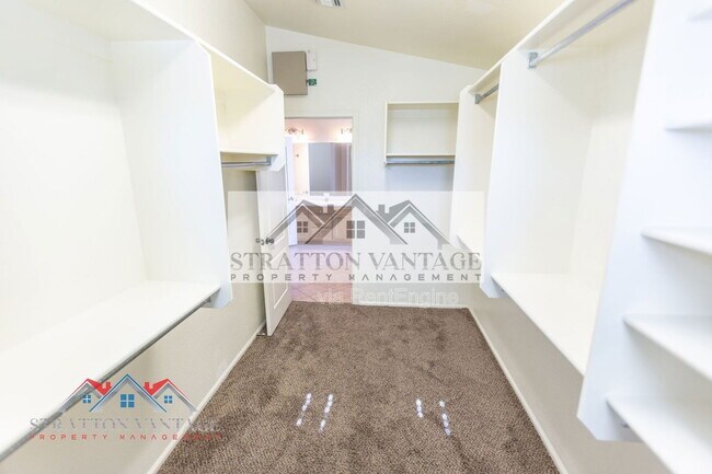 Building Photo - 4808 W Allen St