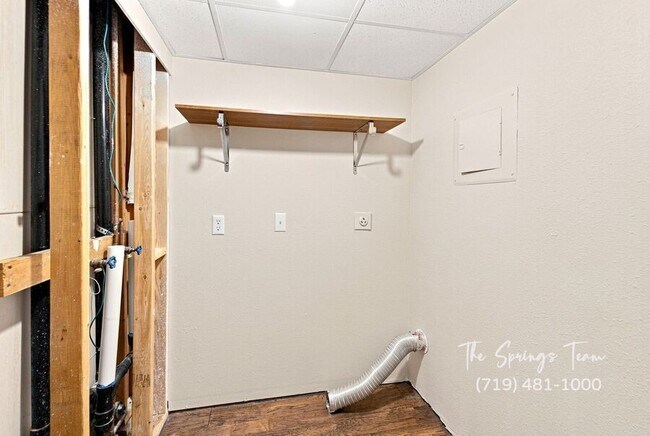Building Photo - 3060 Maverick Dr