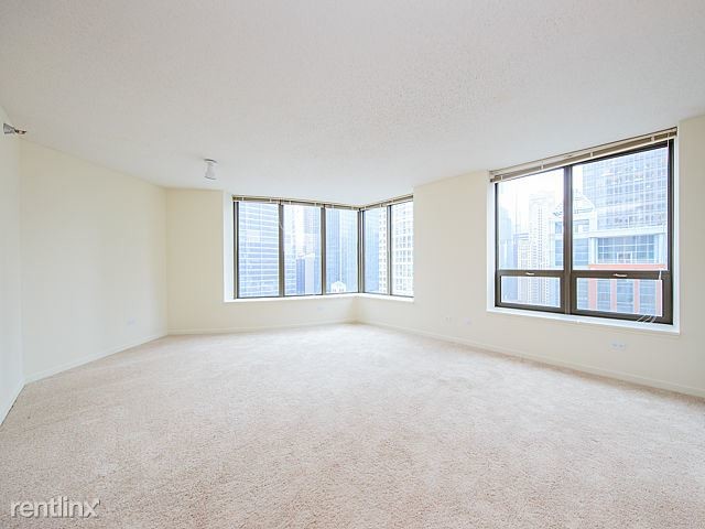 Building Photo - 1 br, 1.5 bath  - 400 N La Salle Dr Apt 2005