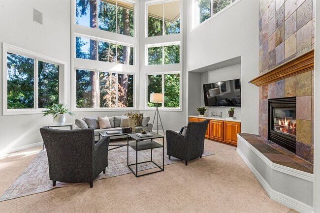 Building Photo - Luxury 4 bed 4 bath home in Lakemont, Bellevue