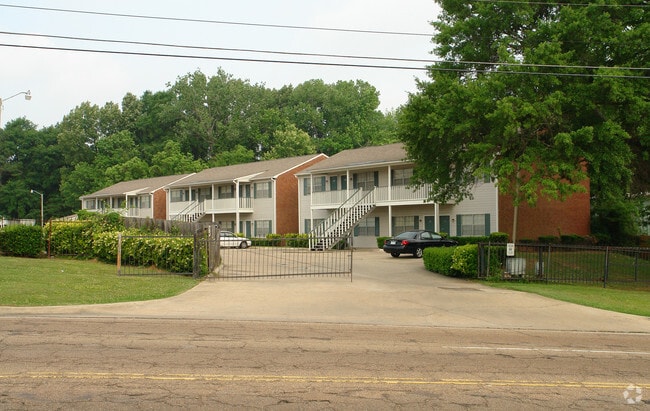 Oake Pointe Apartments - Oakepointe Apartments
