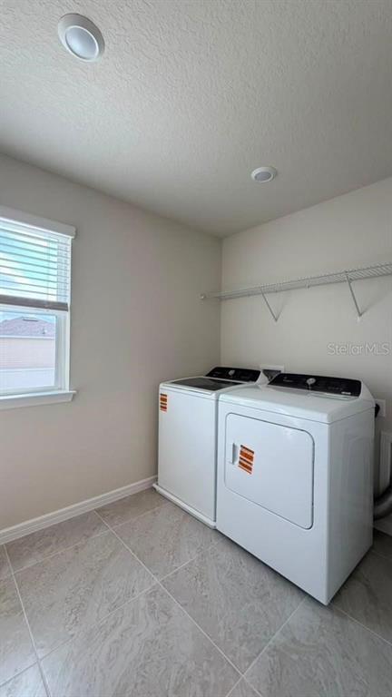 Building Photo - 2122 Southbury Dr