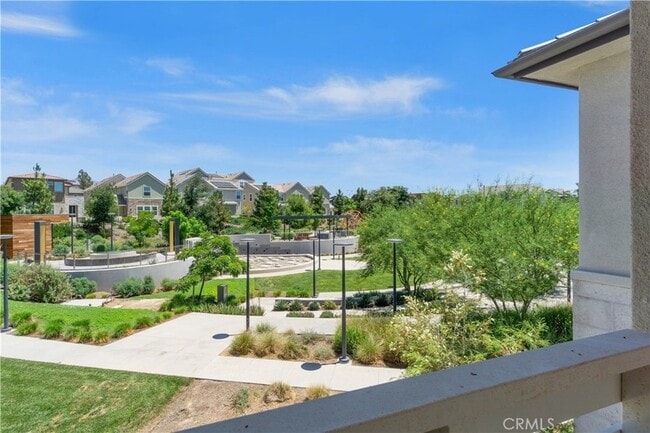 Building Photo - 156 Chorus