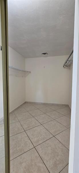 Building Photo - 105 S Riverside Dr