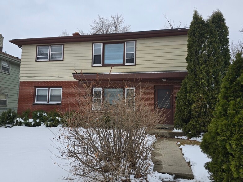 Building Photo - 5973-75 n 83rd st