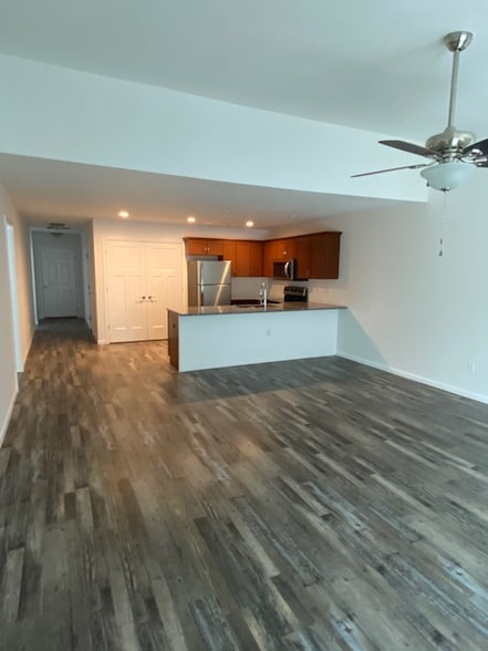 Building Photo - 3247 SW Clare Ave