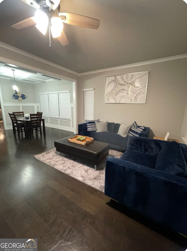 Building Photo - 2668 Memorial Dr SE