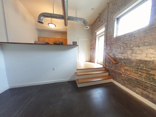 Building Photo - 301 Goshen St