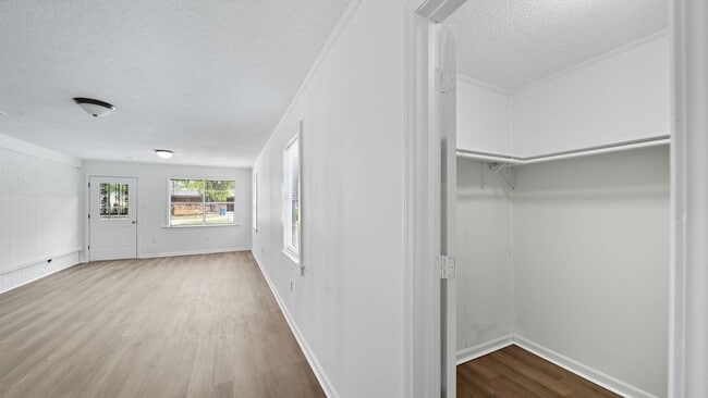 Building Photo - 1517 Michael St