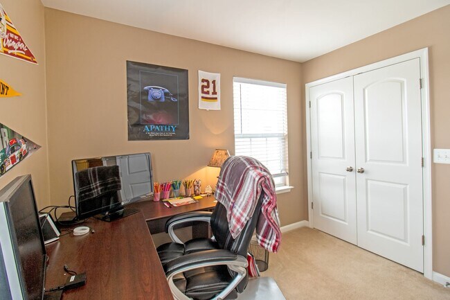 Building Photo - MOVE-IN SPECIAL! Beautiful 4-Bed, 3.5-Bath...