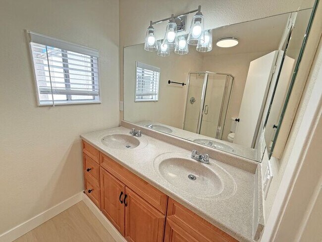 Building Photo - Beautiful Single-Story Evergreen Home--Walk to Silver Creek High!