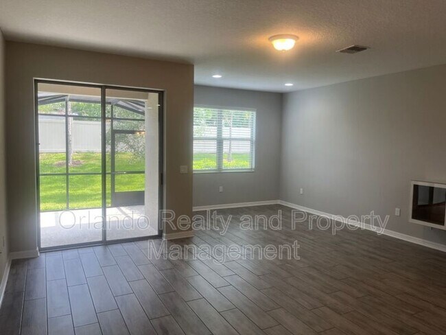 Building Photo - 11950 Sands Cv