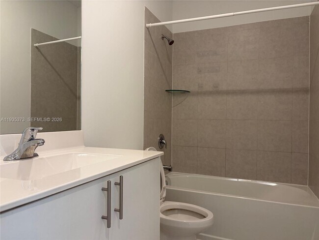 Building Photo - 2661 SE 10th St