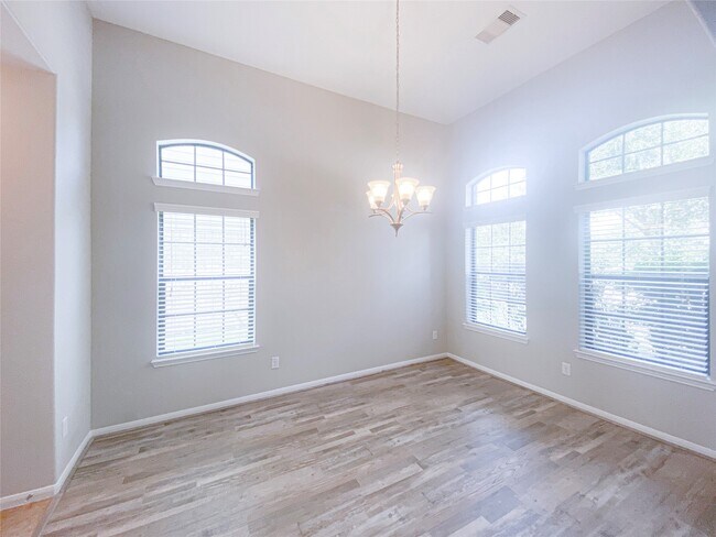 Building Photo - 6227 Carnaby Ln