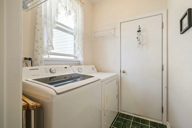 Building Photo - 32504 Millstone Cir