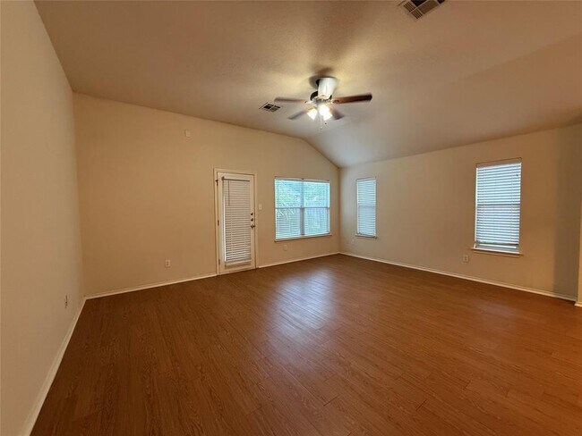 Building Photo - 1341 Rainbow Parke Dr