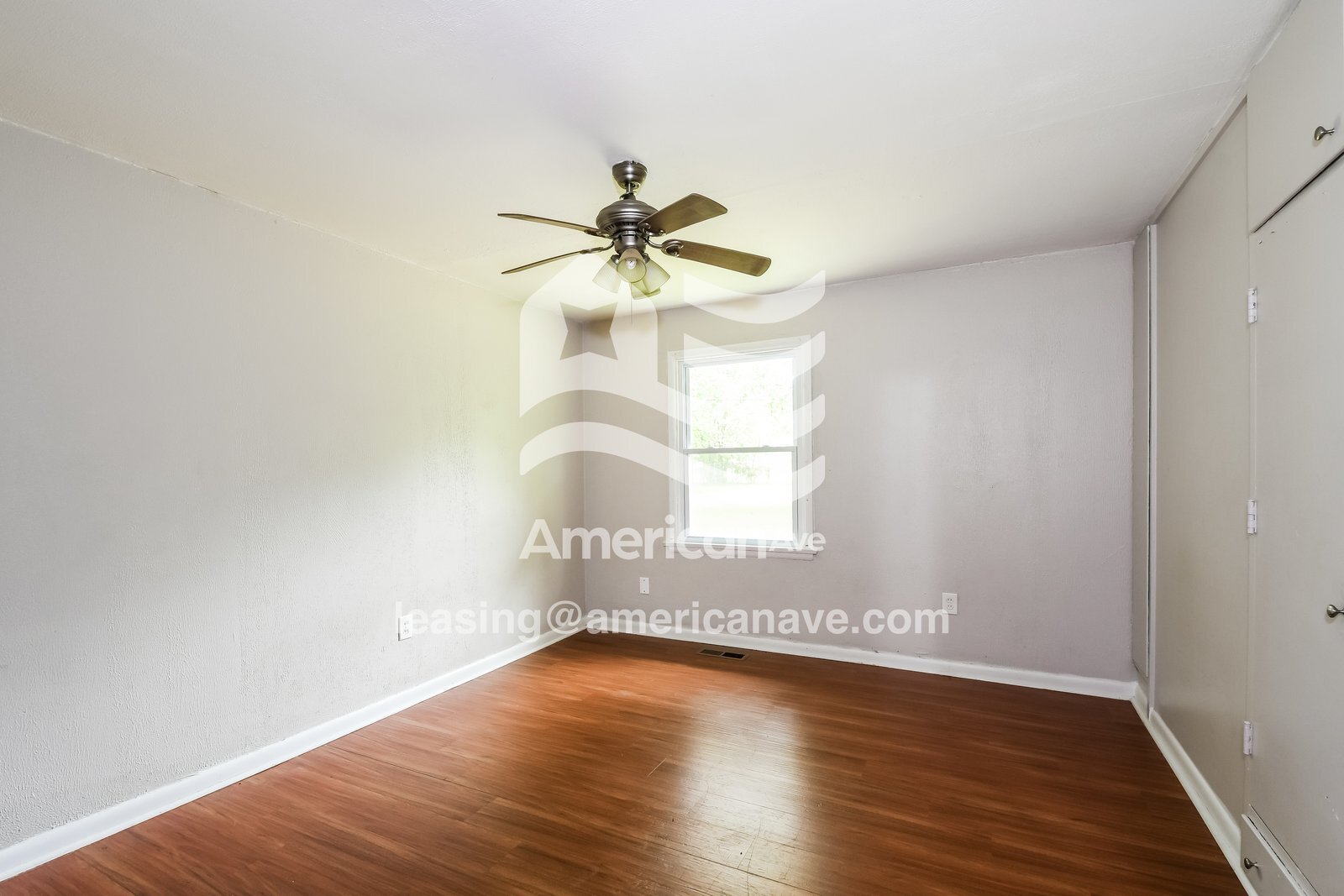 Building Photo - 1044 Farmview Dr