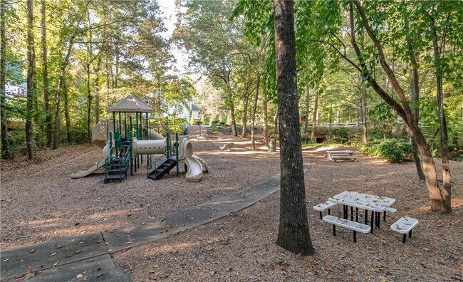 Building Photo - 651 Briarleigh Way