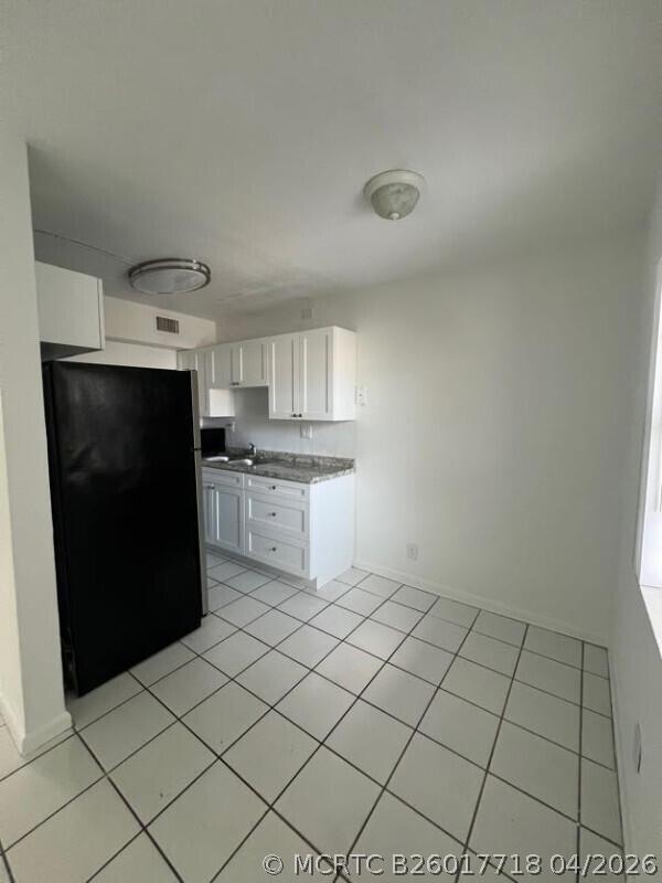 Building Photo - 371 Sunshine Dr