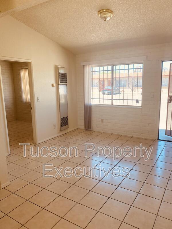 Building Photo - 5760 S Park Ave