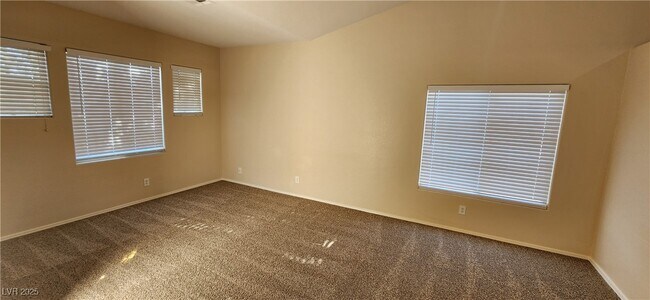 Building Photo - 4646 Wood View St