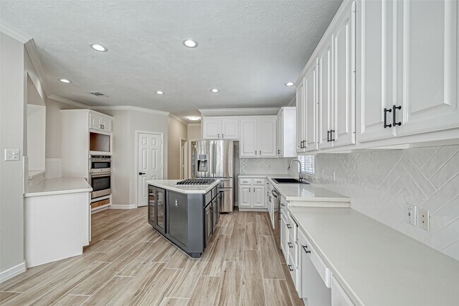 Building Photo - 18 Turtle Creek Manor