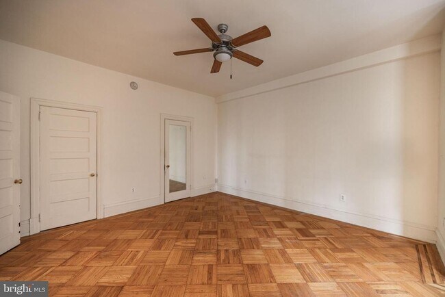 Building Photo - 250 S 13th St