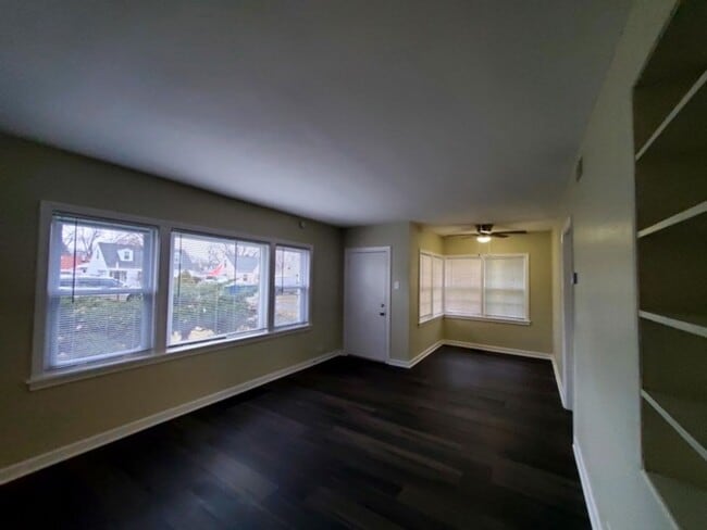 Building Photo - Oak Lawn Home