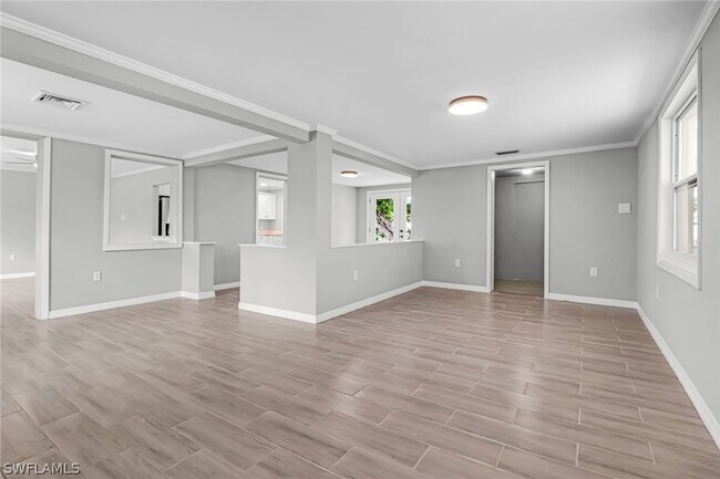 Building Photo - 1152 Harbor Dr