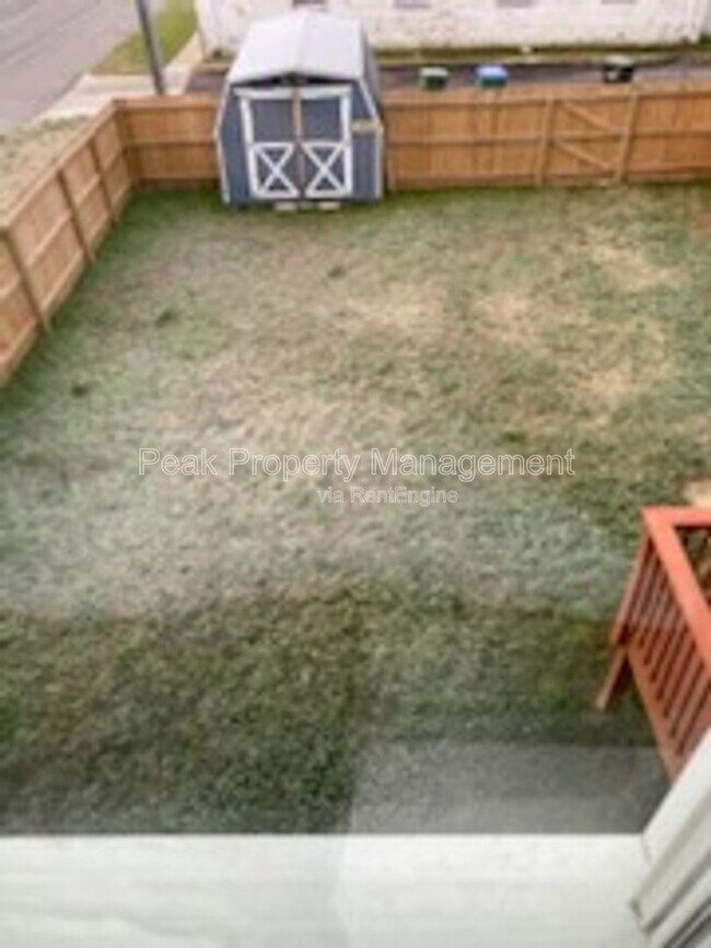 Building Photo - 117 E 13th St