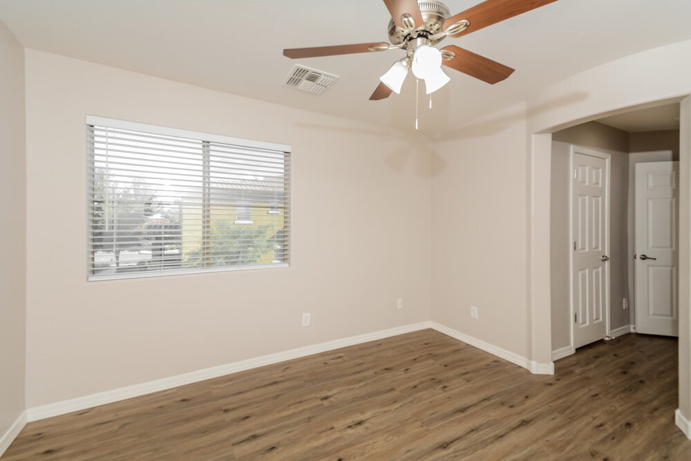 Building Photo - 14208 W Country Gables Dr