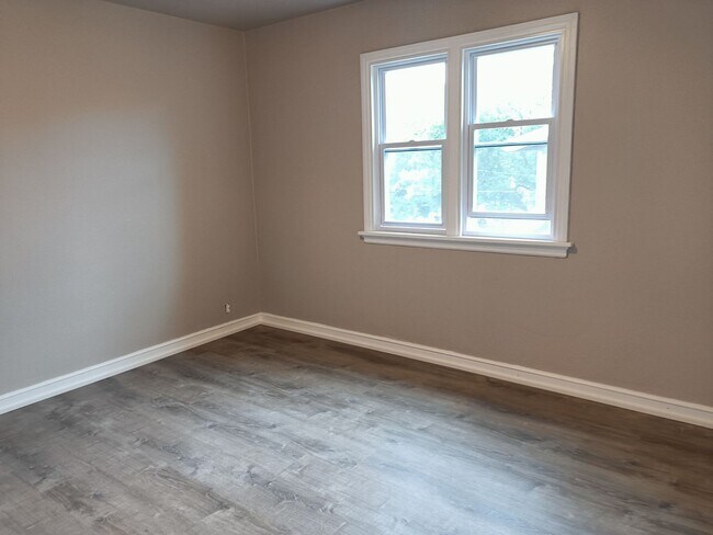 Building Photo - 3527 N 9th St