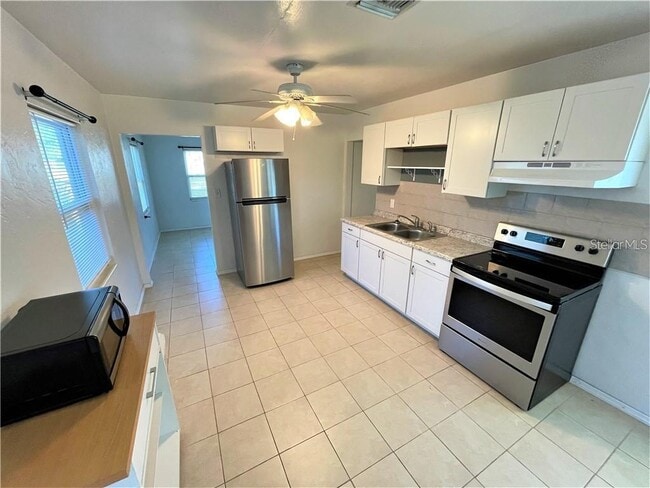 Building Photo - 2334 38th Ave N