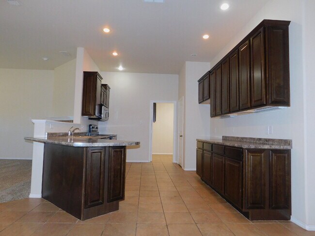 Building Photo - Beautiful 4/2/2 in SW Lubbock