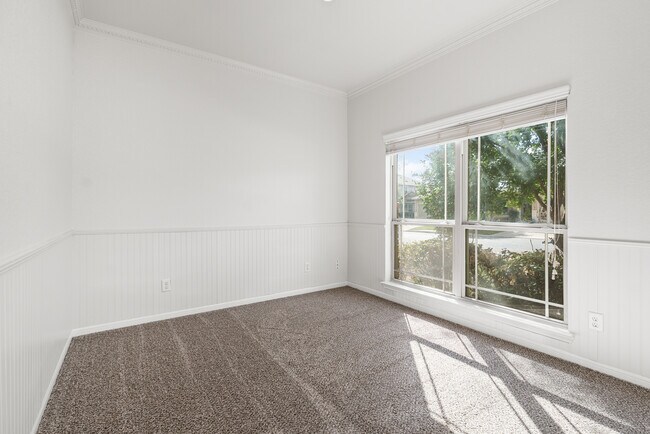 Building Photo - 5938 Cielo Ranch