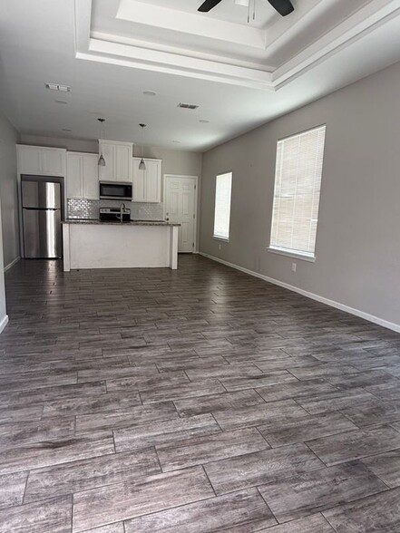 Building Photo - 5800 Sandpiper Ave