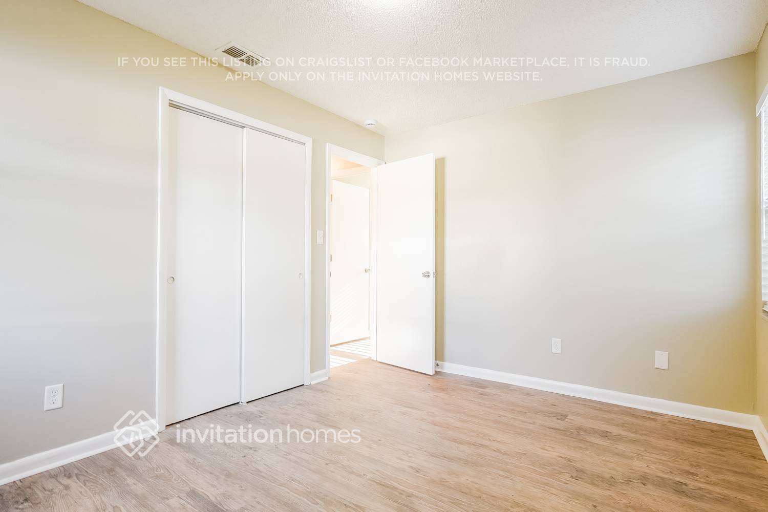 Building Photo - 1370 Prince Philip Dr