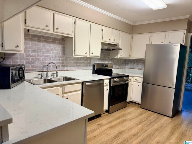 Building Photo - 313 Heath Dr