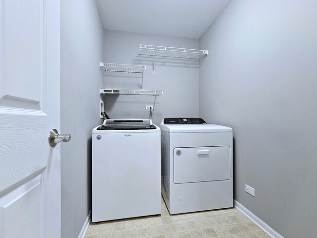 Building Photo - 464 Lancaster Dr