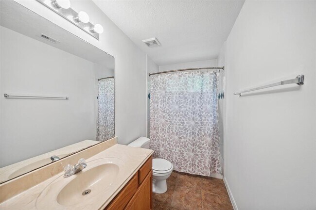 Building Photo - 12047 Belle Ct