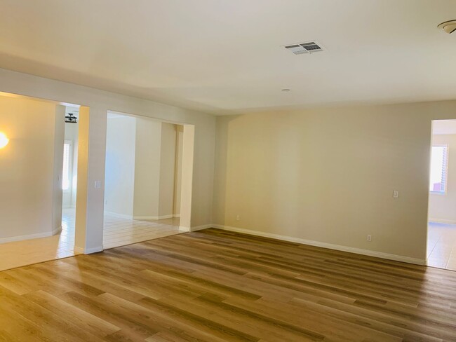 Building Photo - Beautiful home in Green Valley
