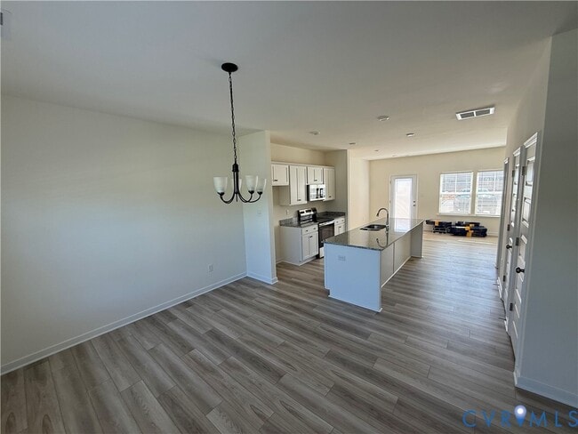 Building Photo - 3413 Hopkins Rd