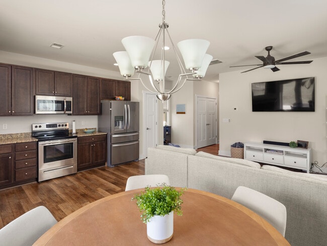 Building Photo - 84 Cardwell Ln