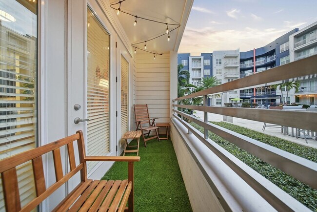 Building Photo - 1700 W Cleveland St