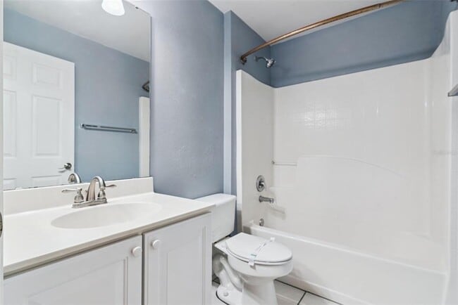 Building Photo - 3308 Erskine Dr