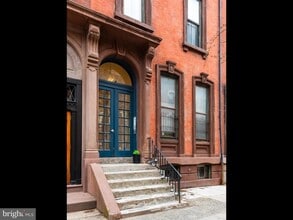 Building Photo - 2122 Spruce St