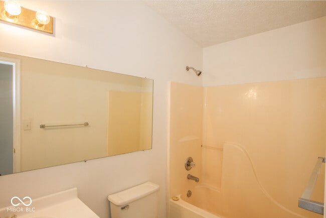 Building Photo - 1838 Keystone Lakes Dr