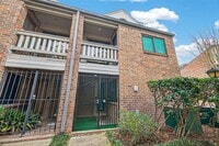 Building Photo - 1114 Augusta Dr
